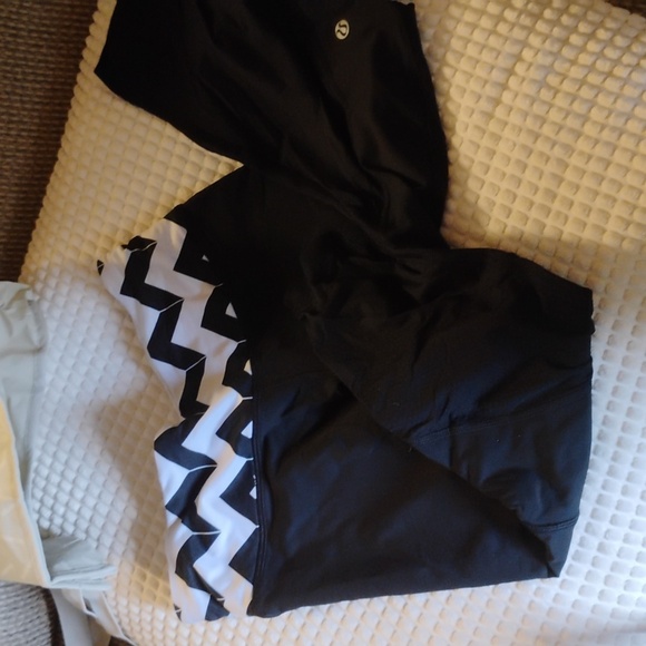 WeWoreWhat Leggings and bralette And Lululemon Chevron Style Capris - Picture 11 of 11